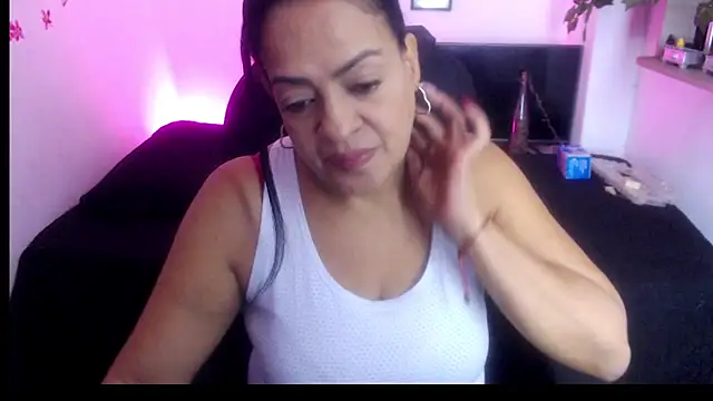 Snapshot of menfismuller2 chatting on 11-27-25, 10:23 menfismuller2 online show from 11-27-25, 10:23