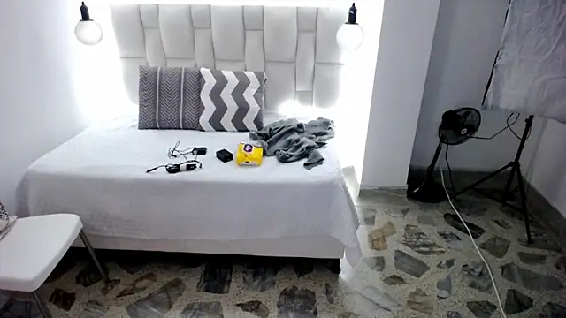 tiffany  pink online show from 03-21-25, 08:50