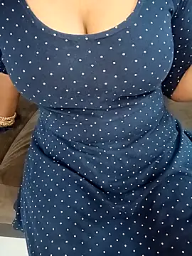 Snapshot of Mounika25 chatting on 02-23-25, 06:01 Mounika25 online show from 02-23-25, 06:01