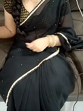 Snapshot of Mounika25 chatting on 09-26-25, 06:12 Mounika25 online show from 09-26-25, 06:12