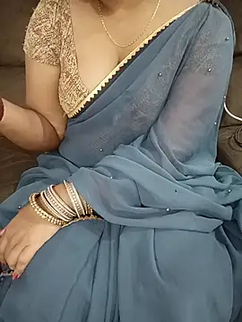 Snapshot of Mounika25 chatting on 11-08-25, 07:41 Mounika25 online show from 11-08-25, 07:41