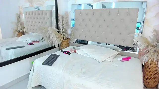 ainaah  online show from 02-27-25, 02:32