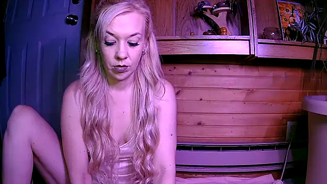 Snapshot of lyra_rose chatting on 03-16-25, 05:36 lyra rose online show from 03-16-25, 05:36