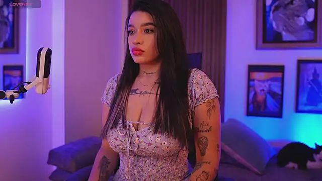 HannahW  online show from 12-06-24, 09:35