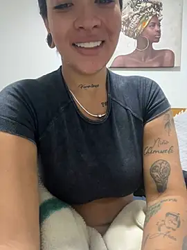 HannahW  online show from 12-28-24, 11:26