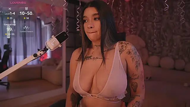 HannahW  online show from 10-09-25, 08:29