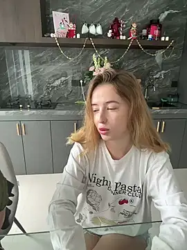 Snapshot of Nura_n_Sarah chatting on 12-29-24, 05:10 Nura n Sarah online show from 12-29-24, 05:10