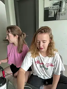 Snapshot of Nura_n_Sarah chatting on 01-16-25, 05:11 Nura n Sarah online show from 01-16-25, 05:11