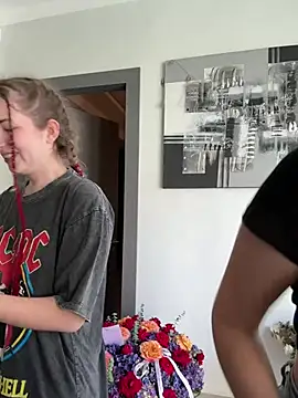 Snapshot of Nura_n_Sarah chatting on 01-18-25, 06:13 Nura n Sarah online show from 01-18-25, 06:13