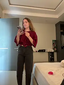 Snapshot of Nura_n_Sarah chatting on 01-31-25, 06:24 Nura n Sarah online show from 01-31-25, 06:24