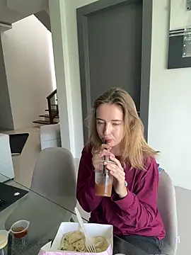 Snapshot of Nura_n_Sarah chatting on 02-05-25, 05:09 Nura n Sarah online show from 02-05-25, 05:09