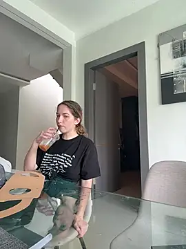 Snapshot of Nura_n_Sarah chatting on 02-06-25, 05:14 Nura n Sarah online show from 02-06-25, 05:14