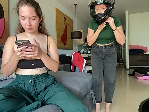 Snapshot of Nura_n_Sarah chatting on 03-01-25, 06:57 Nura n Sarah online show from 03-01-25, 06:57