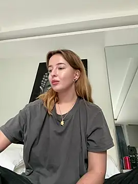 Snapshot of Nura_n_Sarah chatting on 03-21-25, 06:49 Nura n Sarah online show from 03-21-25, 06:49