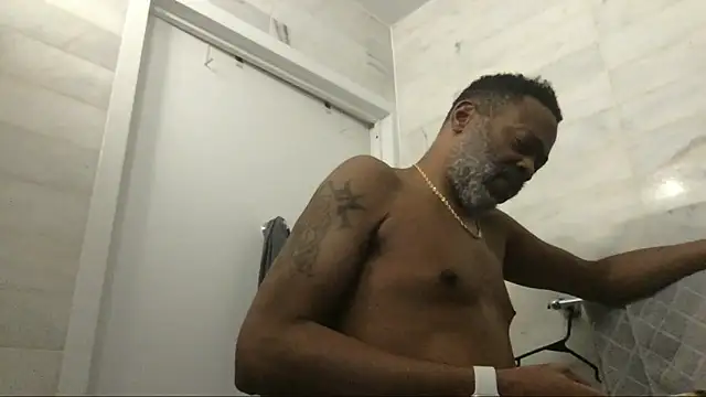 Snapshot of theblacklordmaster chatting on 01-09-25, 01:02 theblacklordmaster online show from 01-09-25, 01:02