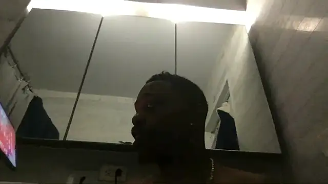 Snapshot of theblacklordmaster chatting on 03-10-25, 11:53 theblacklordmaster online show from 03-10-25, 11:53