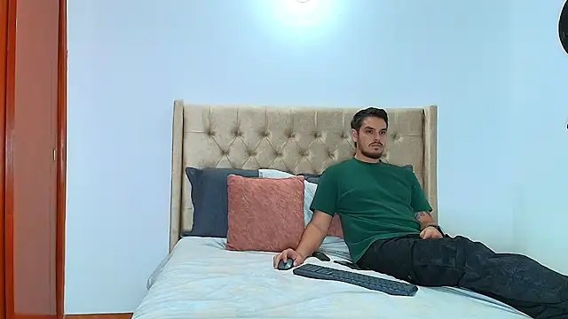 Rose dom online show from 01-22-25, 01:20