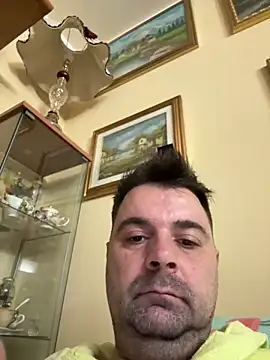 Snapshot of h4cAlex chatting on 12-14-24, 04:42 h4cAlex online show from 12-14-24, 04:42