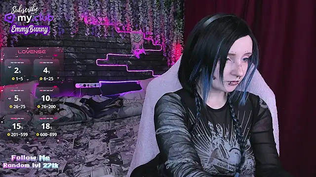 Snapshot of EmmyBunny chatting on 02-23-25, 03:18 EmmyBunny online show from 02-23-25, 03:18