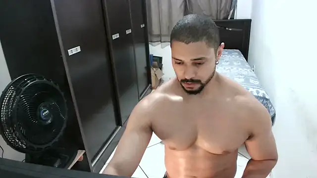 Snapshot of Brian_Aries chatting on 03-05-25, 04:02 Brian Aries online show from 03-05-25, 04:02