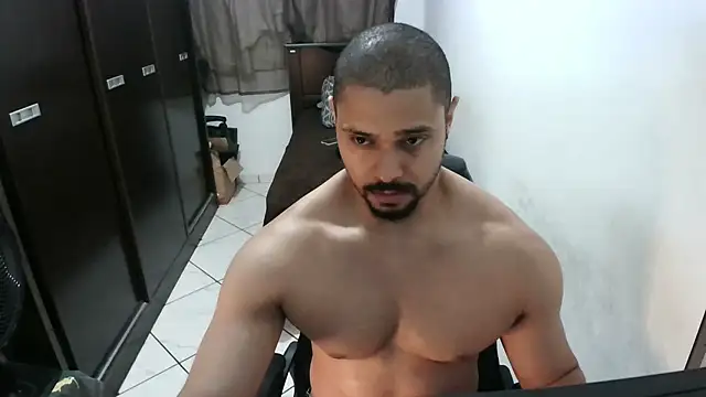 Snapshot of Brian_Aries chatting on 09-25-25, 05:11 Brian Aries online show from 09-25-25, 05:11