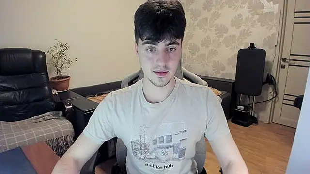 Snapshot of Knuckles17 chatting on 11-24-25, 01:11 Knuckles17 online show from 11-24-25, 01:11