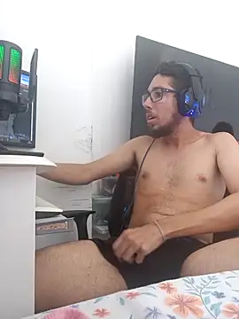 Snapshot of Mateusoliver7 chatting on 03-06-26, 12:23 Mateusoliver7 online show from 03-06-26, 12:23