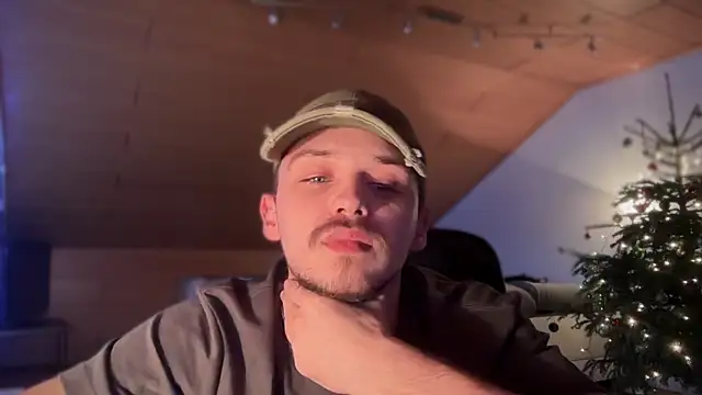 Snapshot of naked_psy chatting on 01-15-25, 07:26 naked psy online show from 01-15-25, 07:26