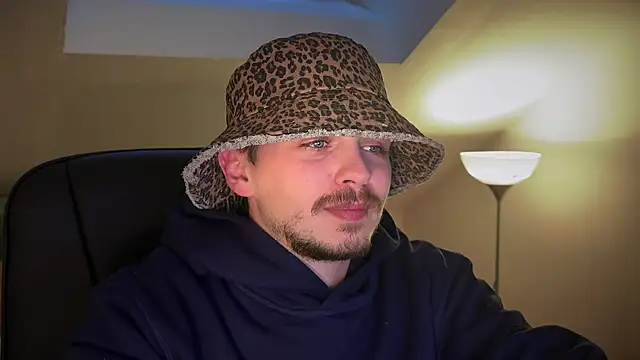 naked psy online show from 03-10-25, 04:25