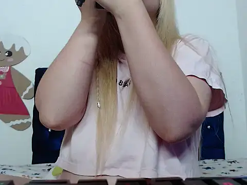 Snapshot of 69liamilk69 chatting on 10-18-25, 04:26 69liamilk69 online show from 10-18-25, 04:26