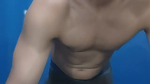 Snapshot of ElmaCannon chatting on 02-26-25, 01:21 ElmaCannon online show from 02-26-25, 01:21