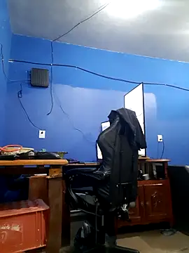 Snapshot of ElmaCannon chatting on 11-12-25, 05:35 ElmaCannon online show from 11-12-25, 05:35