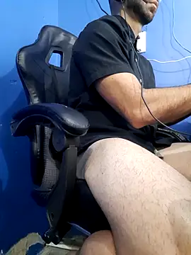 Snapshot of ElmaCannon chatting on 11-13-25, 06:07 ElmaCannon online show from 11-13-25, 06:07