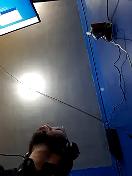 Snapshot of ElmaCannon chatting on 11-22-25, 06:34 ElmaCannon online show from 11-22-25, 06:34