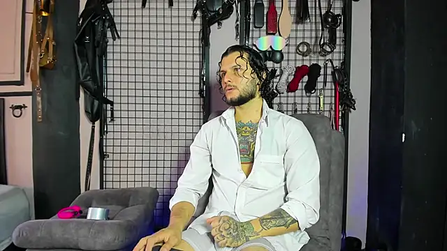 Twisted Fantasy online show from 03-09-25, 08:42