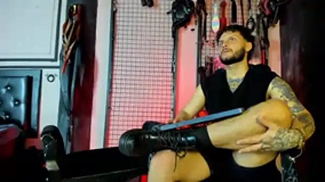 Twisted Fantasy online show from 03-02-26, 07:15