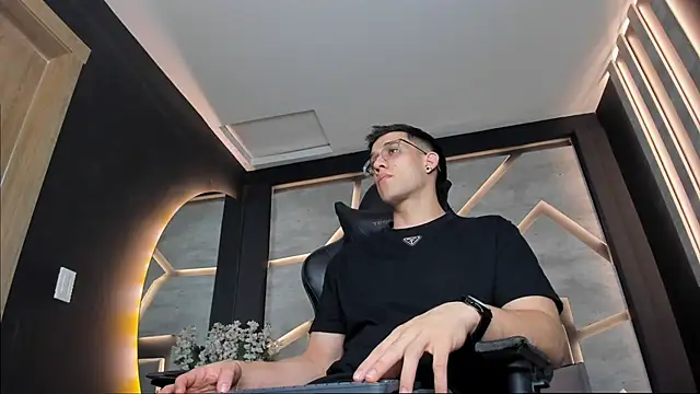 alexgiraldo  online show from 01-27-25, 02:46