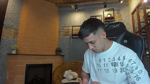 alexgiraldo  online show from 02-04-25, 07:22