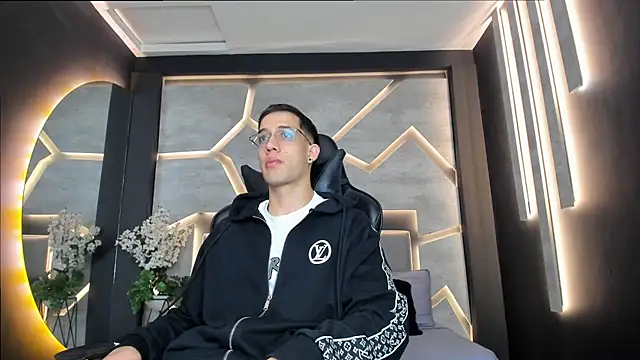 alexgiraldo  online show from 02-28-25, 11:14