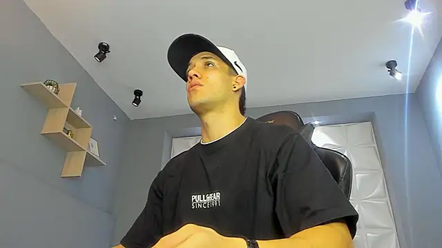 alexgiraldo  online show from 03-13-25, 11:19