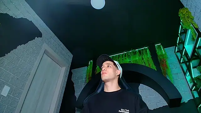 alexgiraldo  online show from 03-19-25, 11:17