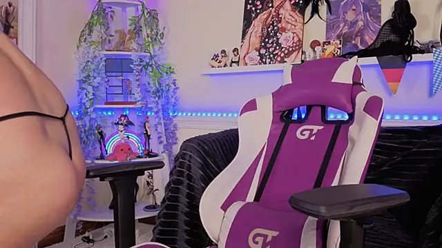 EvaTyrell online show from 10-13-25, 01:00