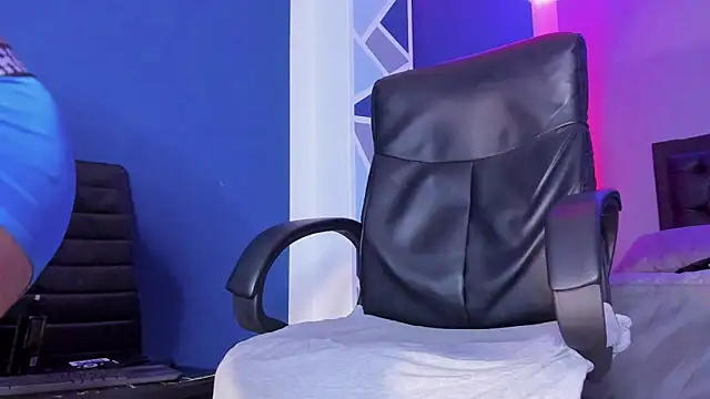 alex oficial online show from 03-18-25, 05:31