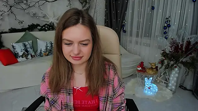 Snapshot of MiracleCurly chatting on 12-16-25, 07:30 MiracleCurly online show from 12-16-25, 07:30