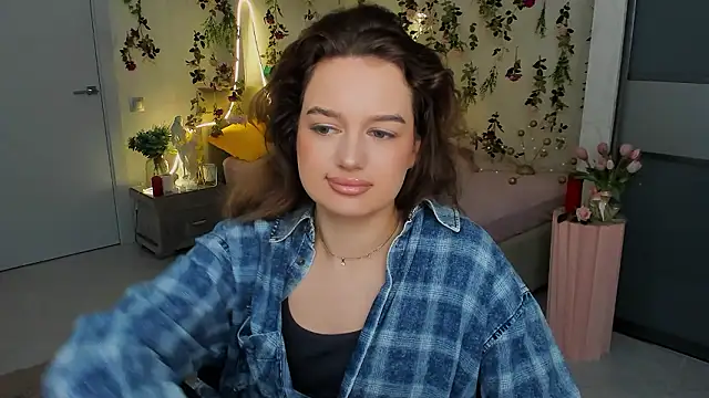 Snapshot of MiracleCurly chatting on 02-08-26, 10:07 MiracleCurly online show from 02-08-26, 10:07