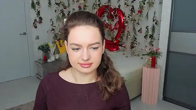 Snapshot of MiracleCurly chatting on 02-19-26, 04:03 MiracleCurly online show from 02-19-26, 04:03