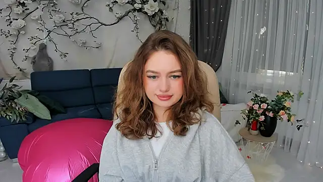 Snapshot of MiracleCurly chatting on 02-23-26, 10:12 MiracleCurly online show from 02-23-26, 10:12