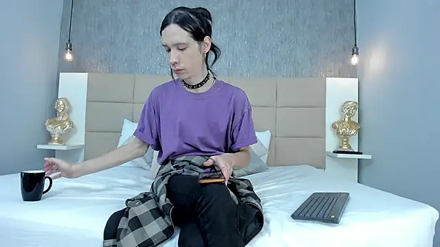 Hecatee 77 online show from 03-12-26, 07:53