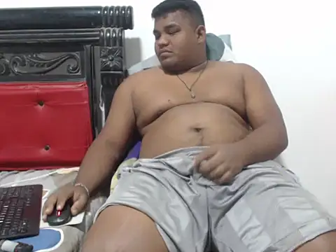 Snapshot of PONSE_LATINO chatting on 10-07-25, 12:19 PONSE LATINO online show from 10-07-25, 12:19