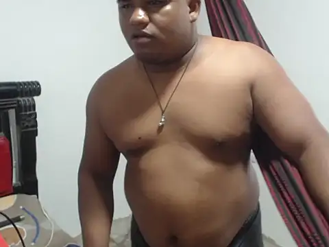 Snapshot of PONSE_LATINO chatting on 10-07-25, 04:15 PONSE LATINO online show from 10-07-25, 04:15